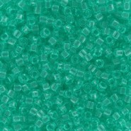 Miyuki Delica Perlen 11/0 - Transparent mint green dyed DB-1304